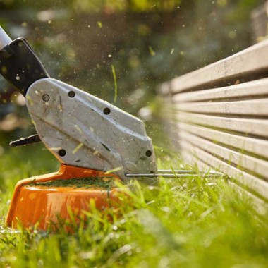 Аккумуляторная коса STIHL  FSA 45 со встроенным аккумулятором и зарядкой Аккумуляторная коса STIHL  FSA 45 со встроенным аккумулятором и зарядкой-4