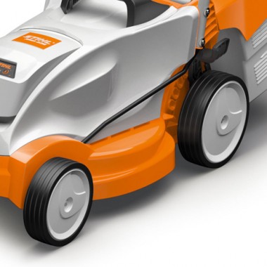 Аккумуляторная газонокосилка STIHL RМА 235.0 (с АКБ AK 30 и AL 101) Аккумуляторная газонокосилка STIHL RМА 235.0 (с АКБ AK 30 и AL 101)-1