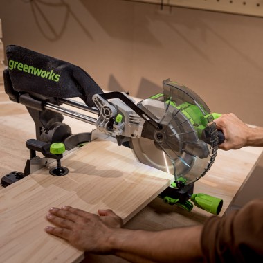 Пила торцовочная Greenworks GD24MS216 с протяжкой, с АКБ 4 Ah и ЗУ-4