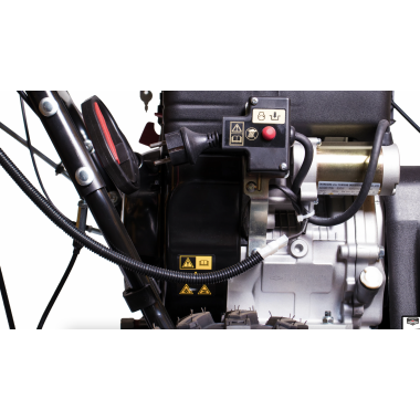 Снегоуборочная машина Champion ST1170BS (70см) B&S-2