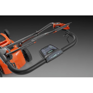 Газонокосилка аккумуляторная самоходная Husqvarna LC 141iV KIT (QC80, BLi20)-1